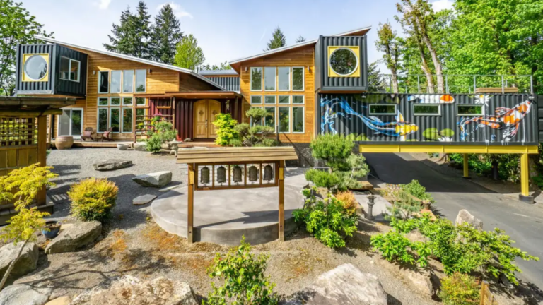 11 shipping containers were used to build this eco-friendly home