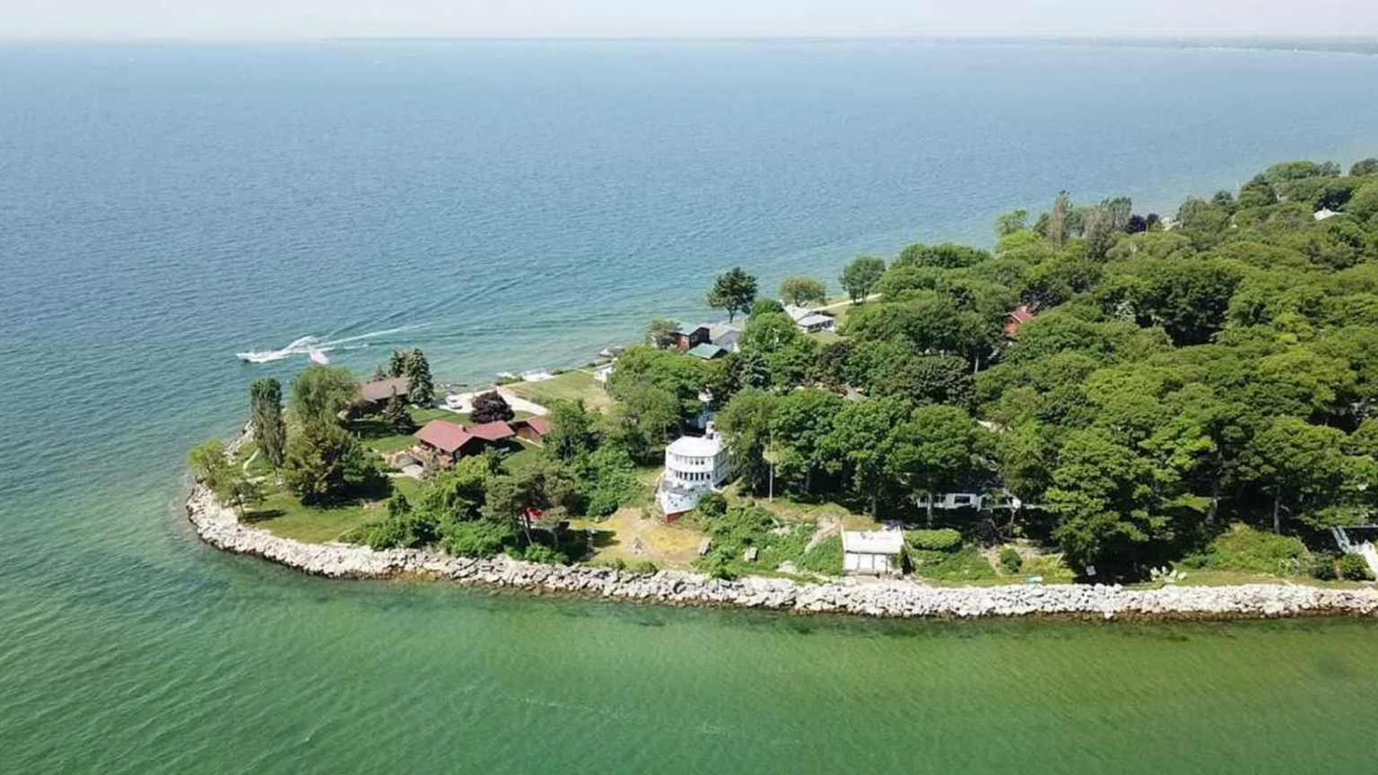 A Houseboat That Can't Sail Is For Sale In Michigan Inman