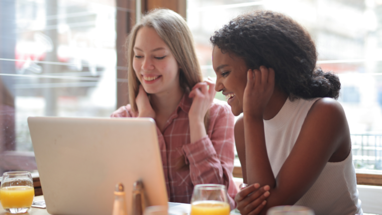 Position yourself as knowledge broker for your clients: 2 solid methods