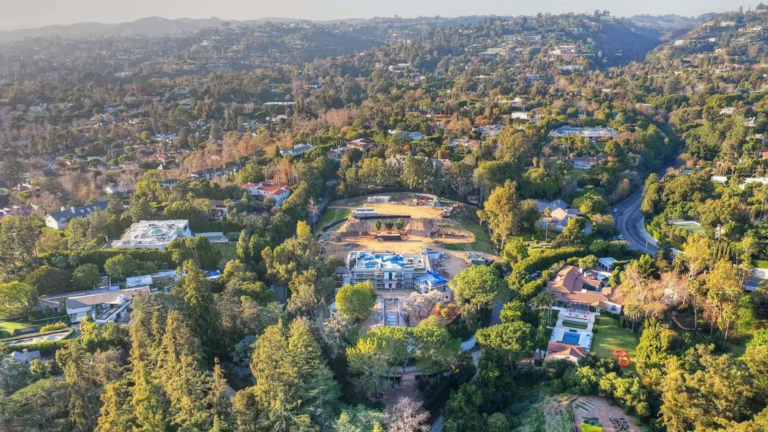 Snapchat billionaire closes deal for Holmby Hills estate