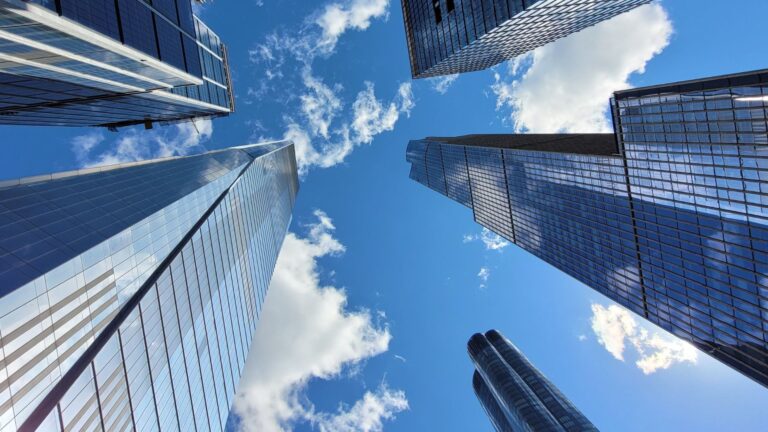 Luxury holds steady despite overall Manhattan market slowdown in Q4