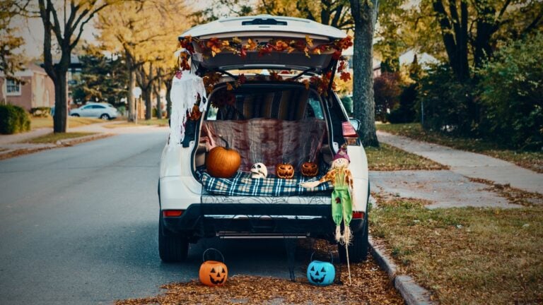 4 family-friendly ways trunk or treating connects your community
