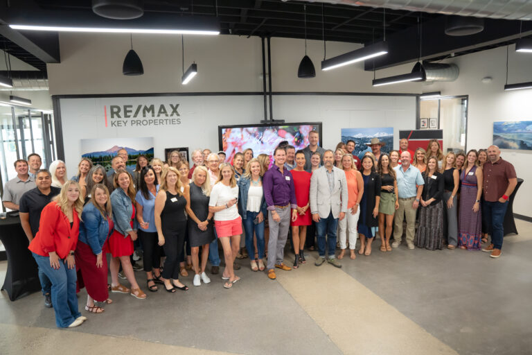 Oregon real estate brokerages merge under RE/MAX banner