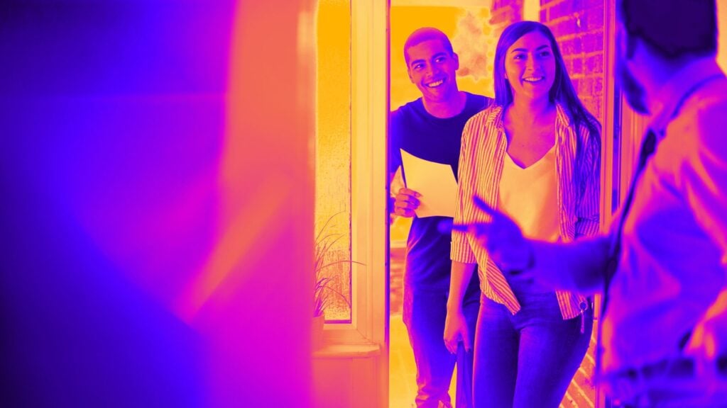 7 etiquette tips for sitting another agent's open house