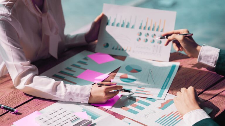 4 smart financial moves for new real estate agents