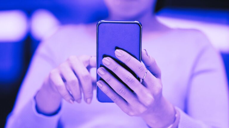 Doomscrolling detox: Stay informed without the overwhelm