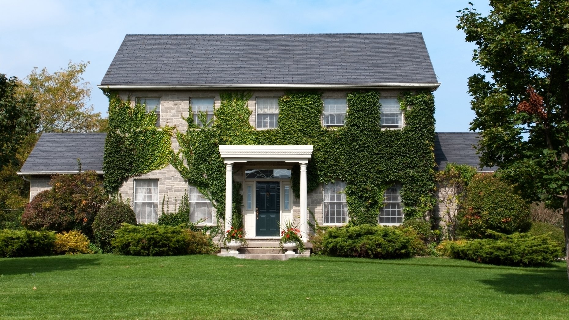 Homesellers are delisting their homes instead of dropping prices