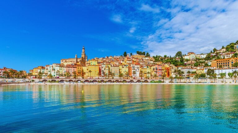 Douglas Elliman begins expanding overseas
