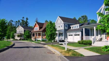 'Signs of deceleration' bedevil US home prices