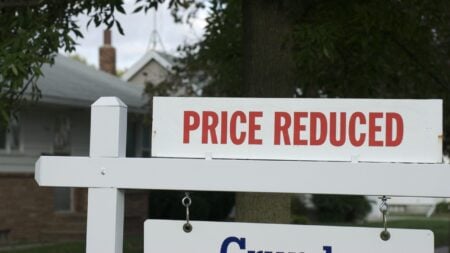 Starter homes see bigger price cuts than luxury listings