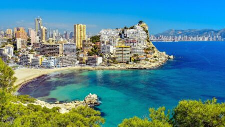 Americans pull back in some foreign markets as dollar wobbles