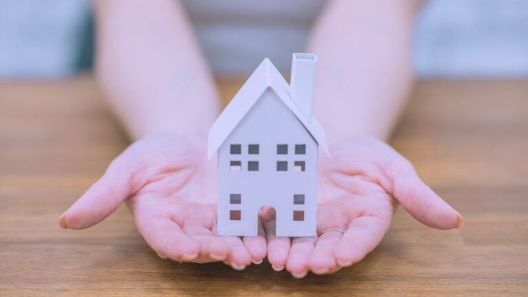With mortgage rates down, home payments hit lowest level in 2 years