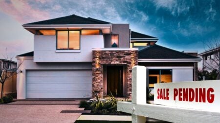 Pending home sales hit 3-month low as rates climb