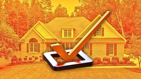 An image of a house with a checkmark in front of it to represent a listing report card.