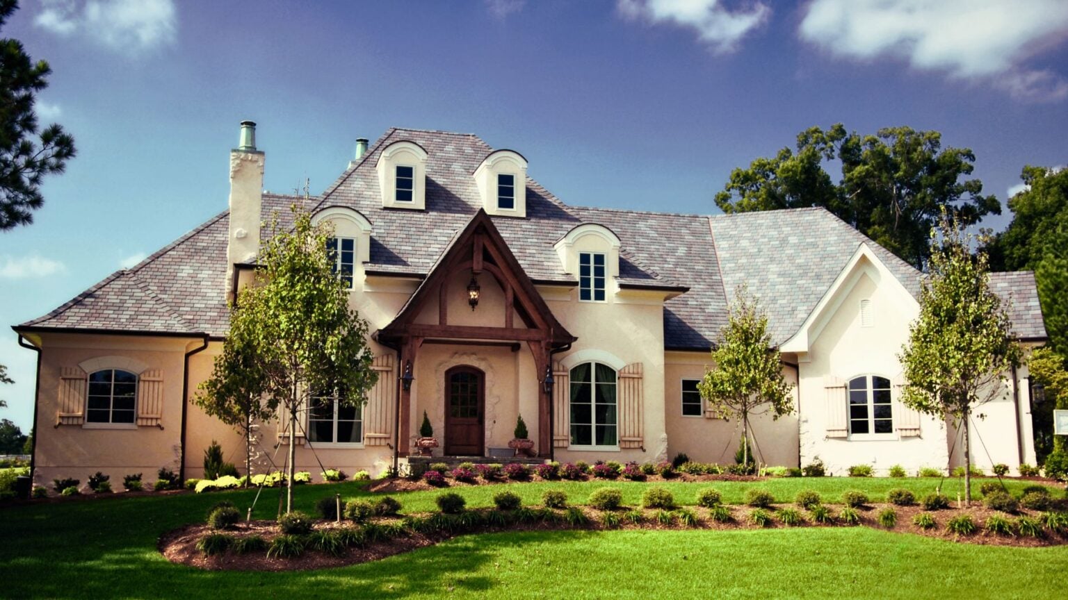 Luxury Housing Market: Prices Slide, But Higher-End Homes Sell Faster ...